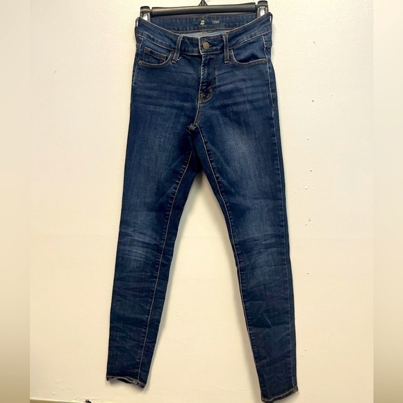 0224-18 Old Navy Rockstar Super Skinny - Picture 1 of 3